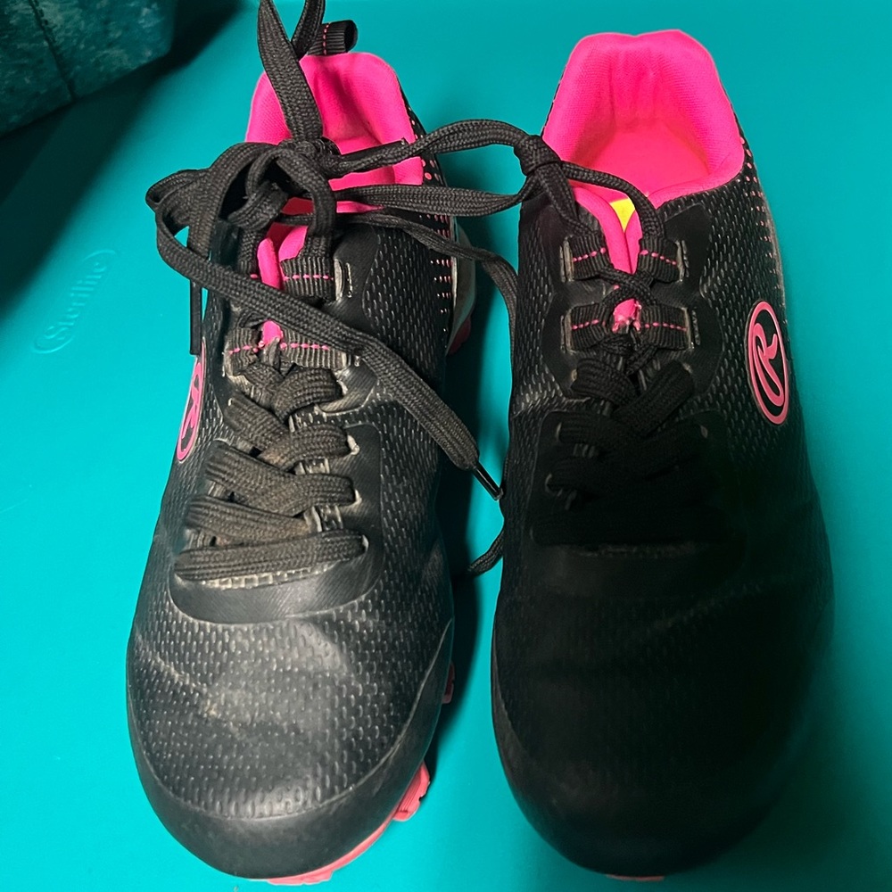Baseball shoes